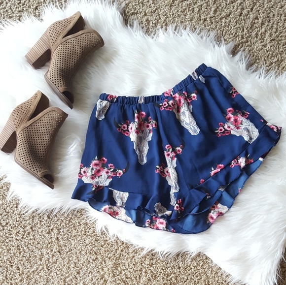Peach Love California Pants - Peach Love California Bullhead Ruffle Shorts